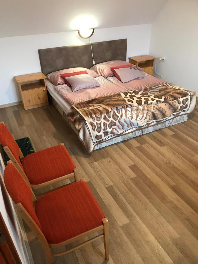 Apartman Berki Margit Heviz Exterior photo